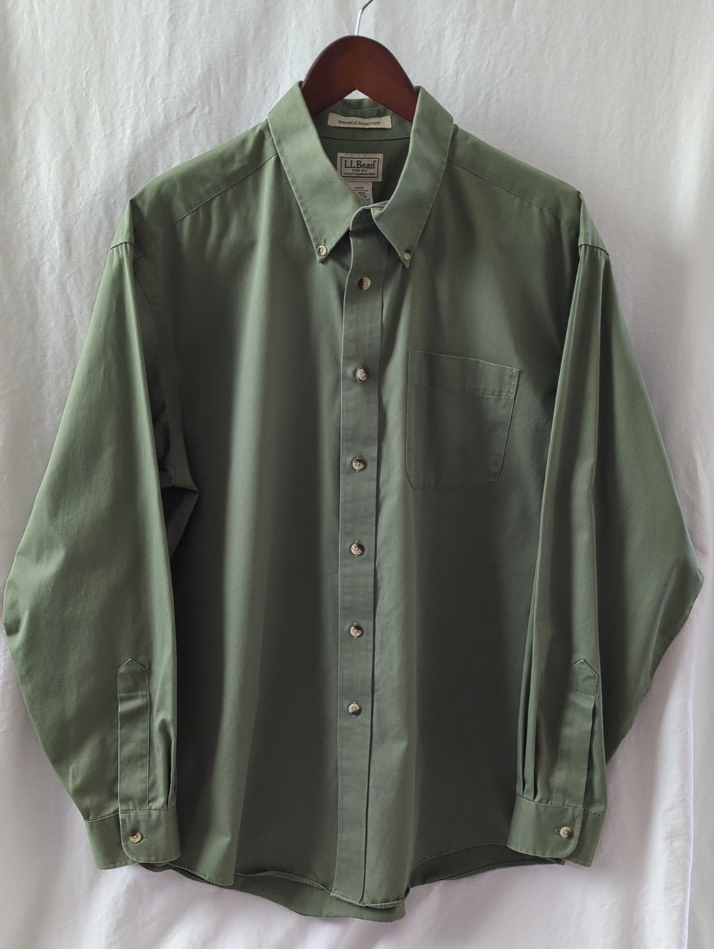 LL Bean Mens Button Down Shirt Large L Green Wrinkle Resistant Cotton L.L. Bean